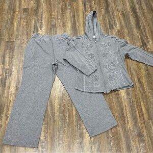 Spa By Chico’s Gray Floral Embroidered Hoodie and Pants Track‎ Set Size 3